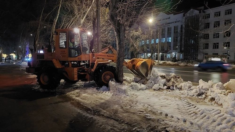 Максим Мартышин: Друзья, коммунальщики продолжают работать в круглосуточном режиме Максим Мартышин: Друзья, коммунальщики продолжают работать в круглосуточном режиме