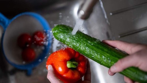 Как правильно мыть овощи и фрукты: советует эксперт