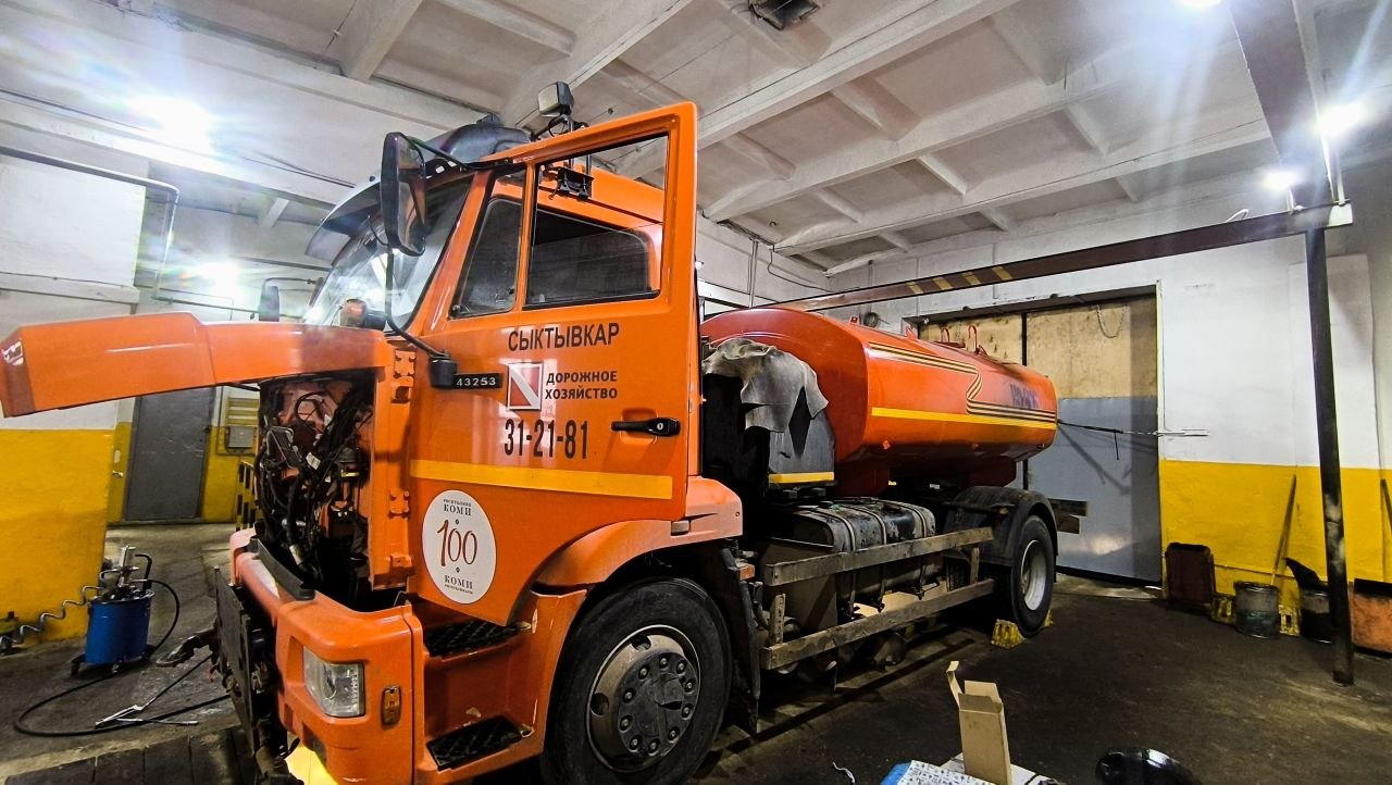 Максим Мартышин: Друзья, коммунальщики продолжают работать в круглосуточном режиме Максим Мартышин: Друзья, коммунальщики продолжают работать в круглосуточном режиме