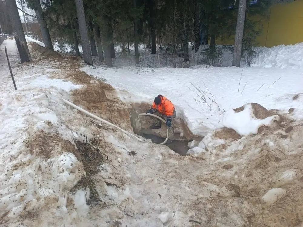 Максим Мартышин: Выходные для наших дорожников выдались понастоящему активные - пока город отдыхал, коммунальные службы продолжали наводить порядок Максим Мартышин: Выходные для наших дорожников выдались понастоящему активные - пока город отдыхал, коммунальные службы продолжали наводить порядок