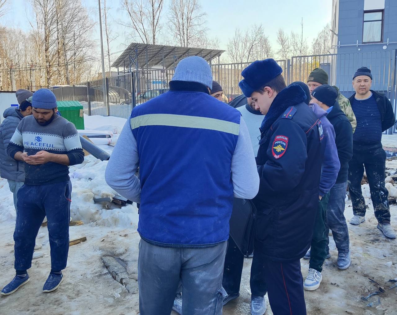 Полиция Коми во время рейдовых мероприятий выявила 55 нарушений законодательства в сфере миграции Полиция Коми во время рейдовых мероприятий выявила 55 нарушений законодательства в сфере миграции