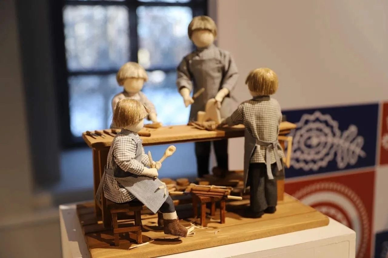 Ростислав Гольдштейн: В Национальной галерее Республики Коми открылась выставка «Мастер года – 2025» Ростислав Гольдштейн: В Национальной галерее Республики Коми открылась выставка «Мастер года – 2025»