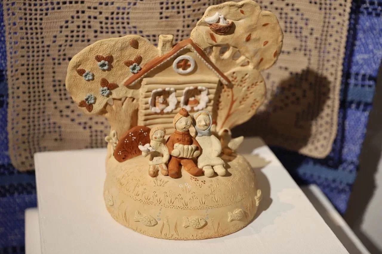 Ростислав Гольдштейн: В Национальной галерее Республики Коми открылась выставка «Мастер года – 2025» Ростислав Гольдштейн: В Национальной галерее Республики Коми открылась выставка «Мастер года – 2025»