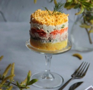 Салат «Мимоза» с тунцом: секреты сочности слоев