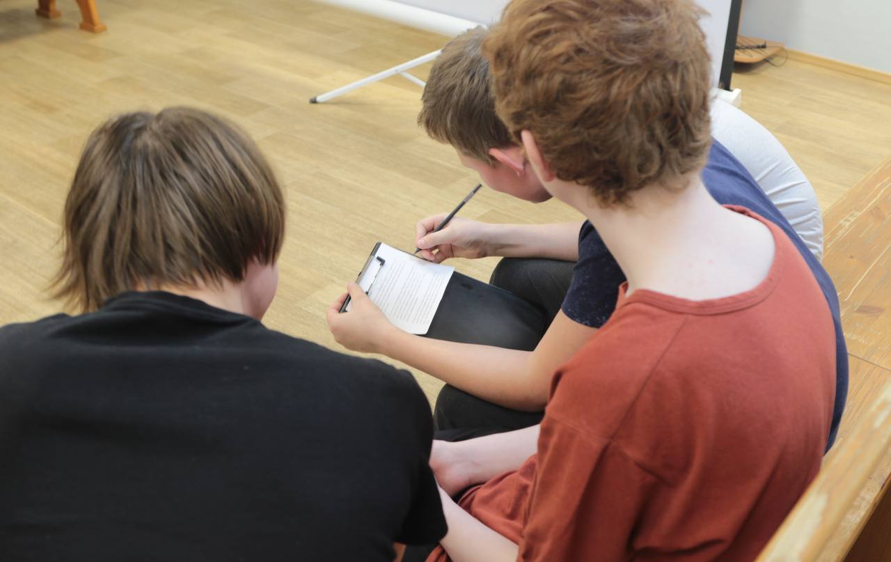 В Сыктывкаре полицейские и «Движение Первых» провели патриотическую встречу для подростков в ЦВСНП В Сыктывкаре полицейские и «Движение Первых» провели патриотическую встречу для подростков в ЦВСНП