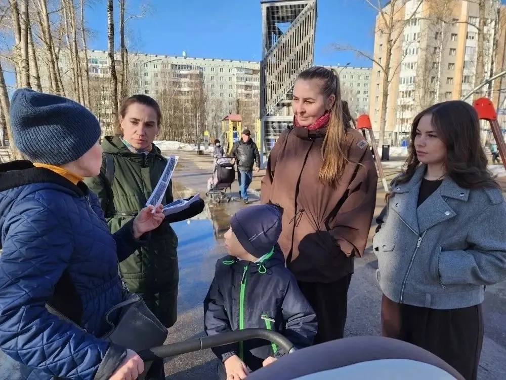 Максим Мартышин: На минувших выходных в Сыктывкаре прошёл очередной рейд в рамках месячника «Безопасный март» Максим Мартышин: На минувших выходных в Сыктывкаре прошёл очередной рейд в рамках месячника «Безопасный март»