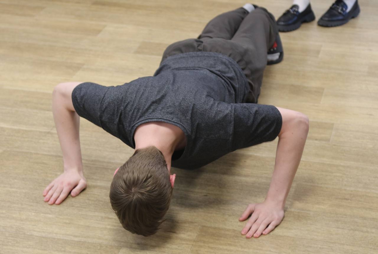 В Сыктывкаре полицейские и «Движение Первых» провели патриотическую встречу для подростков в ЦВСНП В Сыктывкаре полицейские и «Движение Первых» провели патриотическую встречу для подростков в ЦВСНП