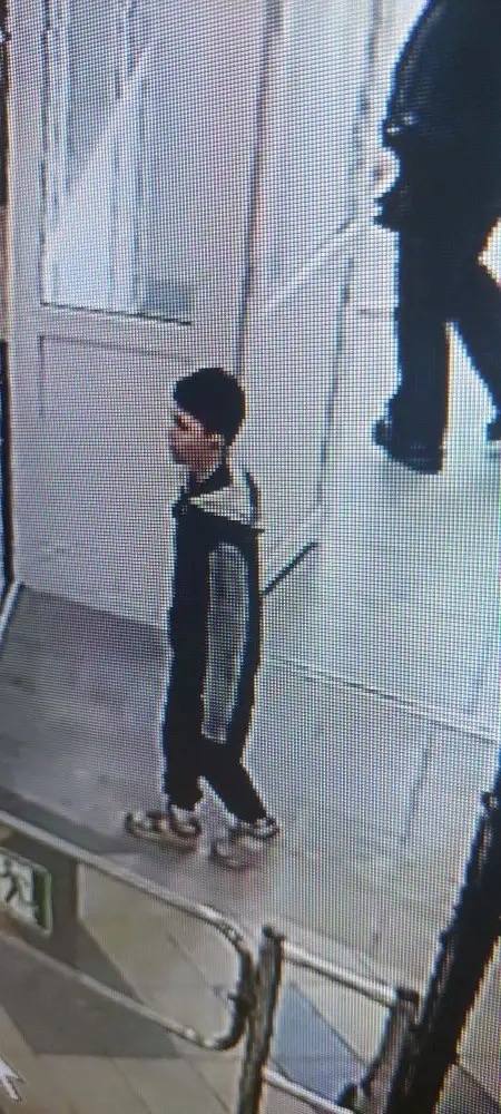 В Сыктывкаре полицейские разыскивают 9-летнего Кирилла Моденова В Сыктывкаре полицейские разыскивают 9-летнего Кирилла Моденова