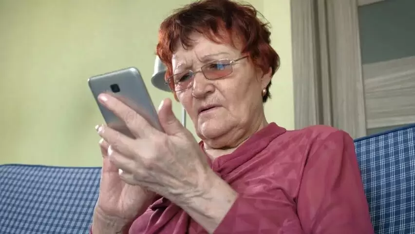 Как мошенники обирают людей через СМС об зачислении средств