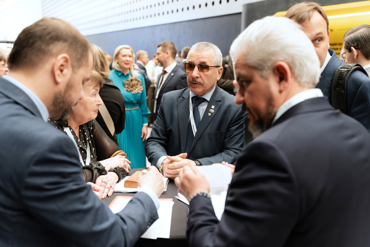 Роман Полшведкин принял участие в IX Всеросийском съезде геологов Роман Полшведкин принял участие в IX Всеросийском съезде геологов