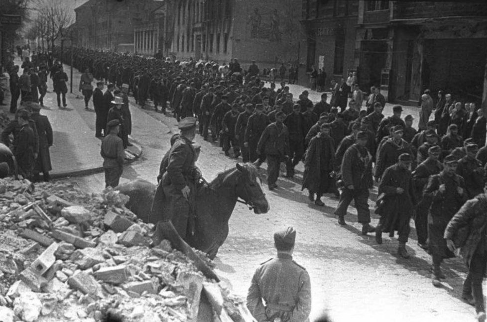 Эдуард Басурин: #ДЕНЬвИСТОРИИ. 9 апреля 1945 года бойцы Красной Армии взяли город-крепость Кенигсберг (Калининград) Эдуард Басурин: #ДЕНЬвИСТОРИИ. 9 апреля 1945 года бойцы Красной Армии взяли город-крепость Кенигсберг (Калининград)