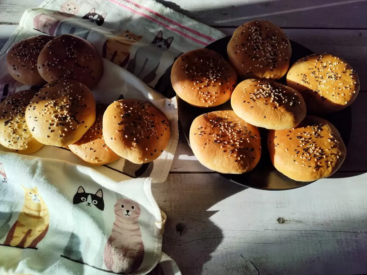 Вкусные булочки для бургеров: как приготовить дома