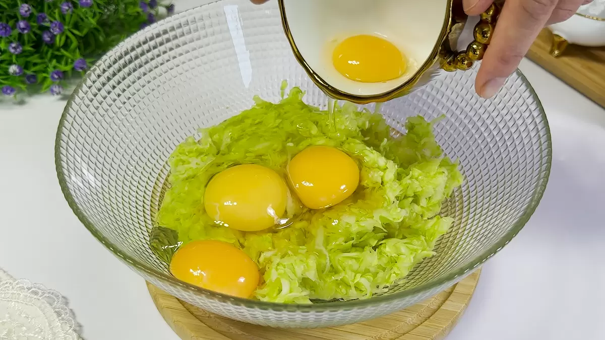 Летний хит на кухне: Кабачковая запеканка с яйцами и томатами