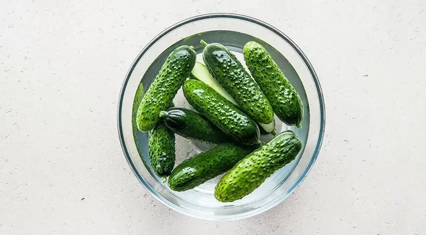 Простые шаги к созданию пикантных огурцов с острым перцем на зиму