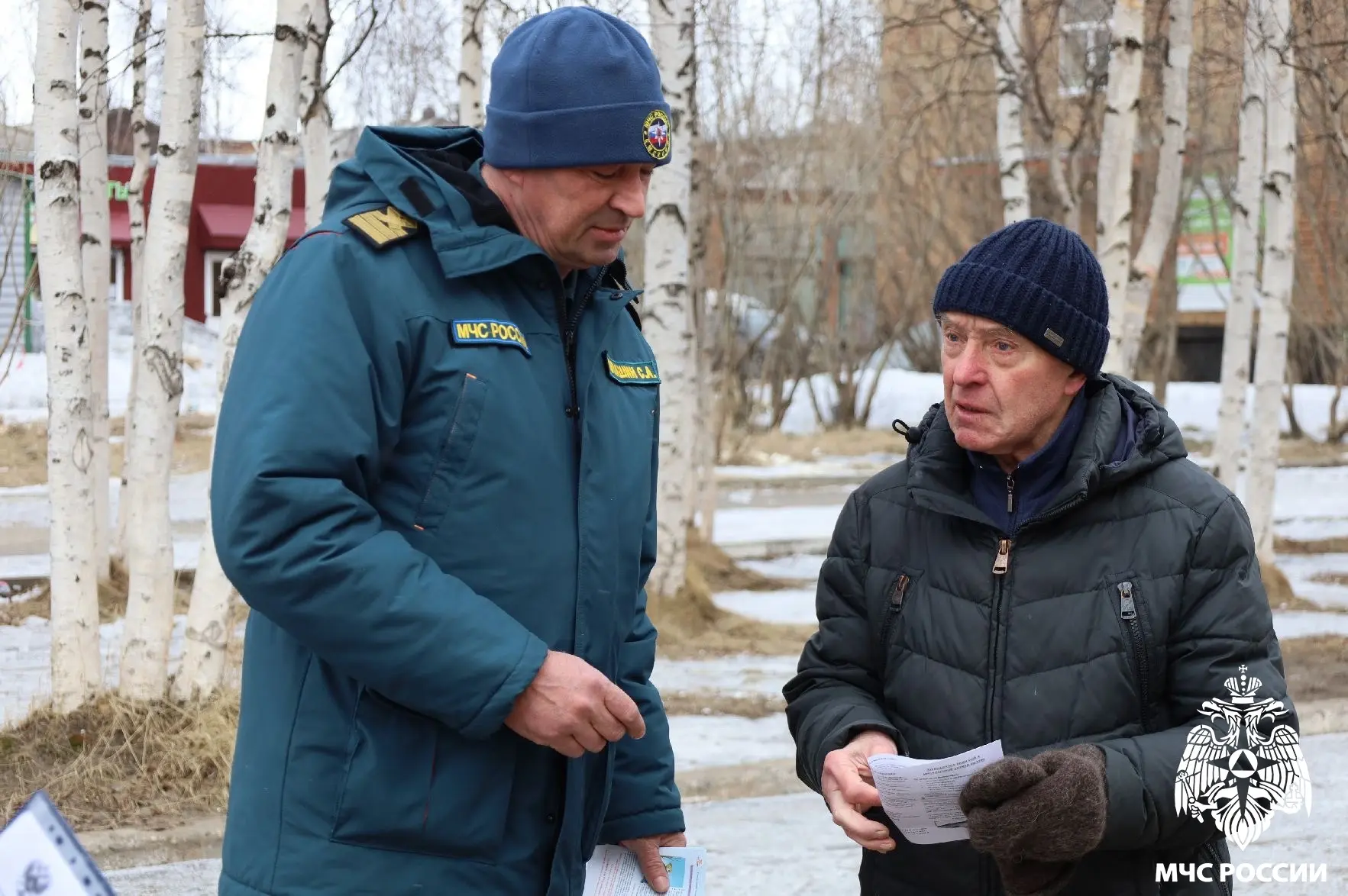 Совместно о безопасности. Сотрудники МЧС России, совместно с администрацией муниципального округа Инта и рыбоохранной организацией напомнили гражданам основные правила безопасности на водных объектах: не выходи на весенний... Совместно о безопасности. Сотрудники МЧС России, совместно с администрацией муниципального округа Инта и рыбоохранной организацией напомнили гражданам основные правила безопасности на водных объектах: не выходи на весенний...