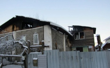 Максим Мартышин: В микрорайоне Париж Сыктывкара стоит повреждённый пожаром дом