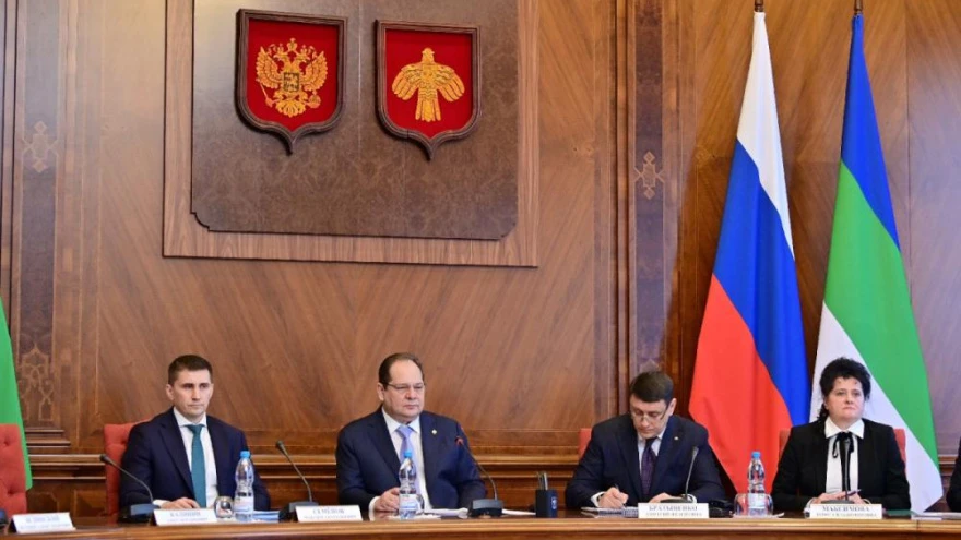 Ростислав Гольдштейн поручил до 9 мая привести в порядок воинские мемориалы и захоронения ветеранов на территории Коми