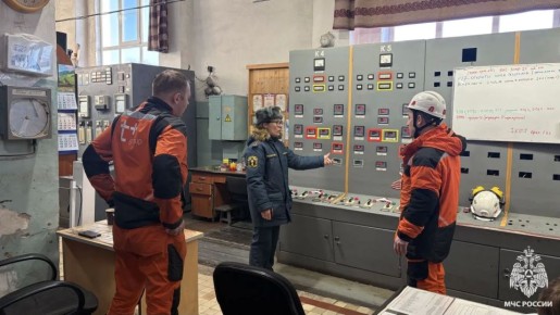 Сотрудники госпожнадзора Ухты провели инструктаж по пожарной безопасности для работников объекта теплоснабжения