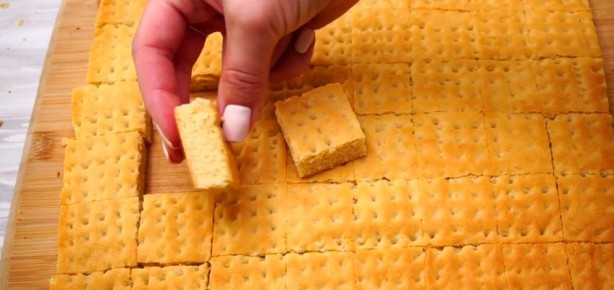 Печь печенье из сгущённого молока за 15 минут