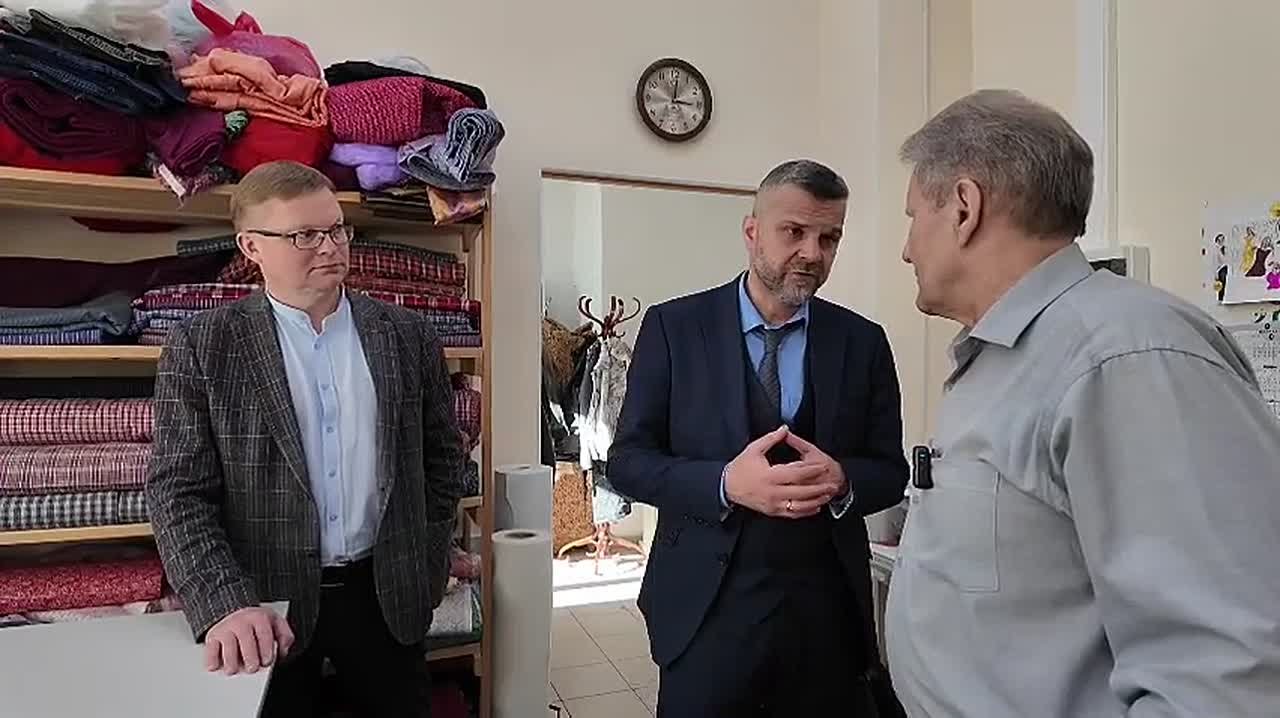 Максим Мартышин: Съездил к Ефиму Тихоновичу Каневу, он возглавляет некоммерческое партнерство «Коми ремесленная палата», творческое производственное предприятие Народные художественные промыслы Коми, «Дом национальной...