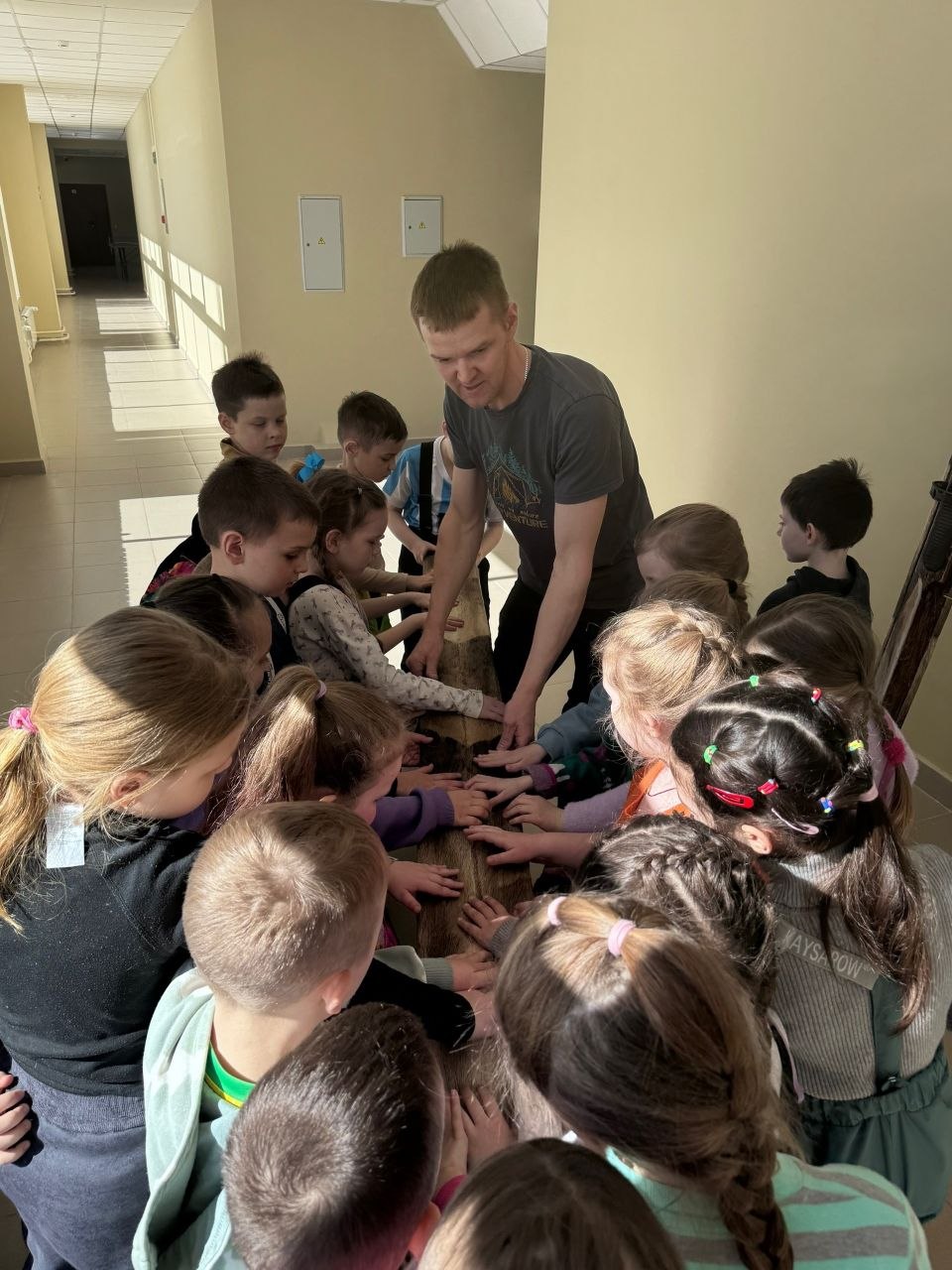 Максим Мартышин: Знаете, что общего между древним охотником и современным спортсменом? Лыжи! И воспитанники детского сада №99 теперь знают это точно Максим Мартышин: Знаете, что общего между древним охотником и современным спортсменом? Лыжи! И воспитанники детского сада №99 теперь знают это точно