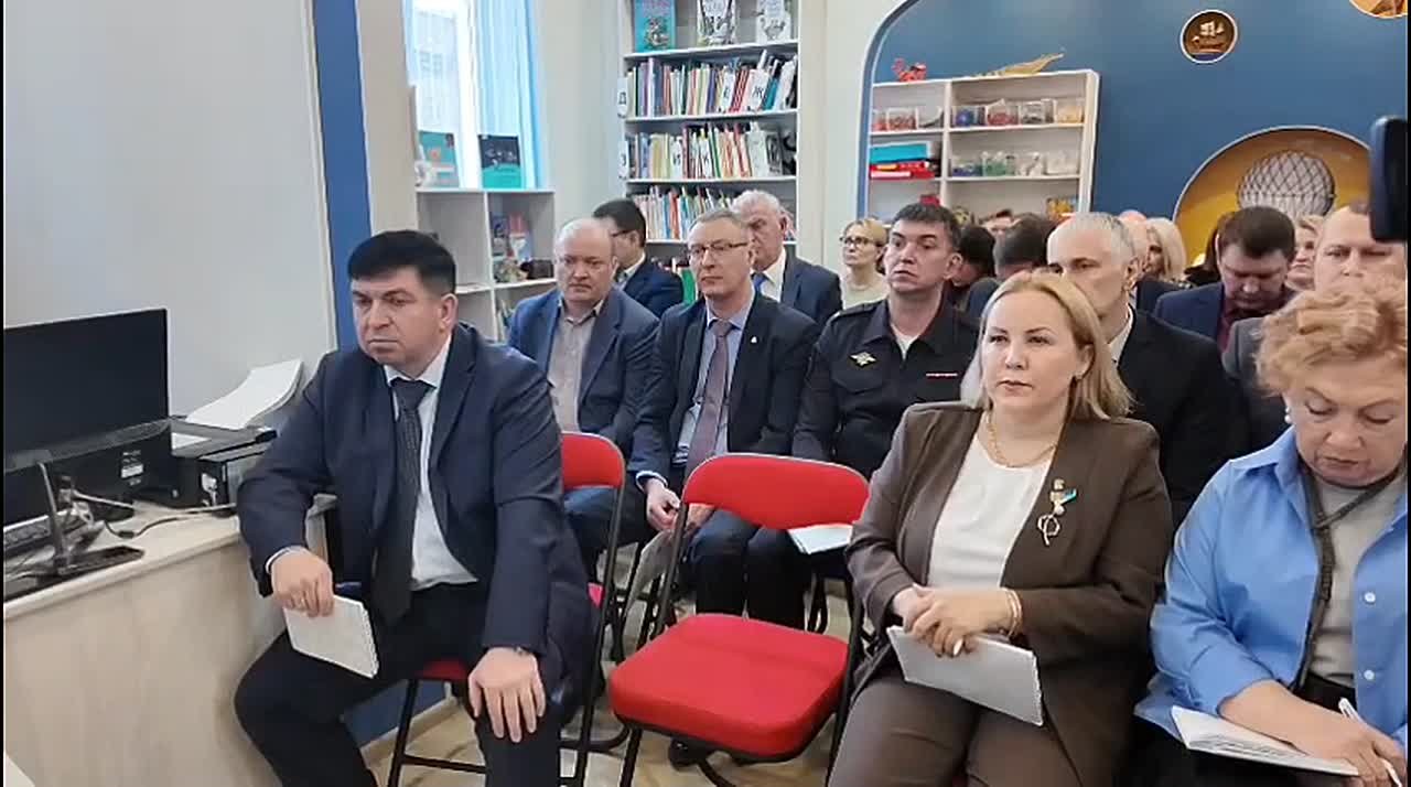 Максим Мартышин: Друзья, сегодня работали в микрорайоне Строитель.