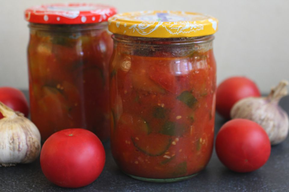 Незабываемый летний вкус: Салат из огурцов «Огуречник» на зиму