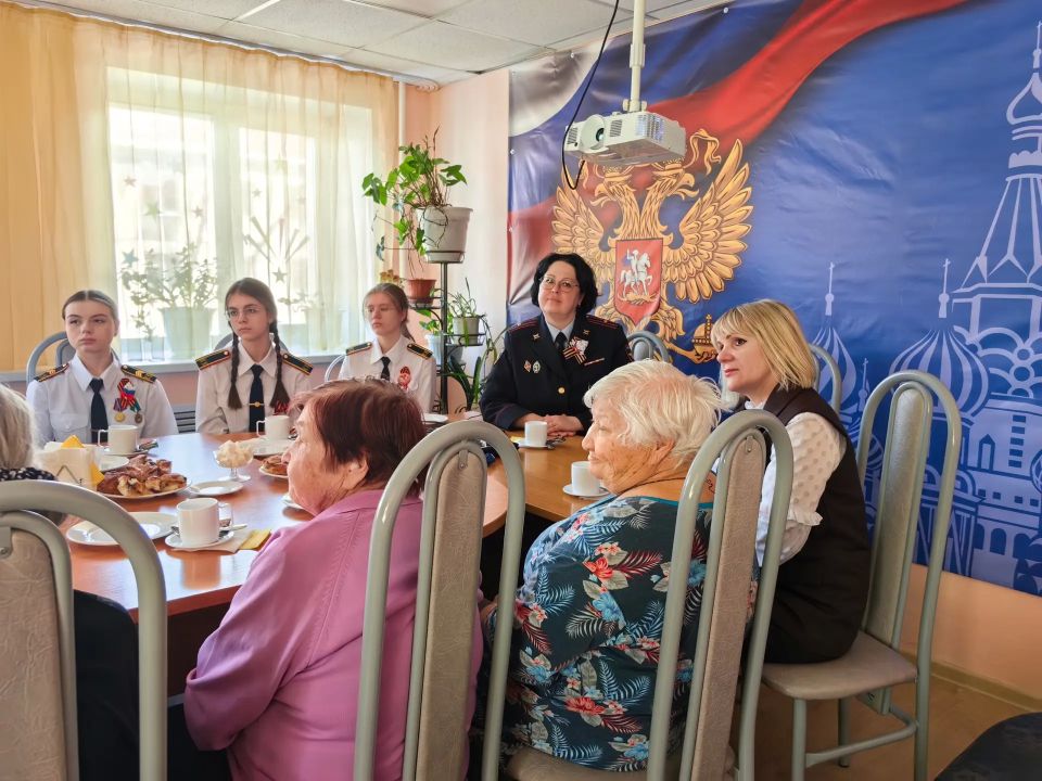 Встреча поколений: кадеты полицейских классов встретились с детьми Великой Отечественной войны Встреча поколений: кадеты полицейских классов встретились с детьми Великой Отечественной войны
