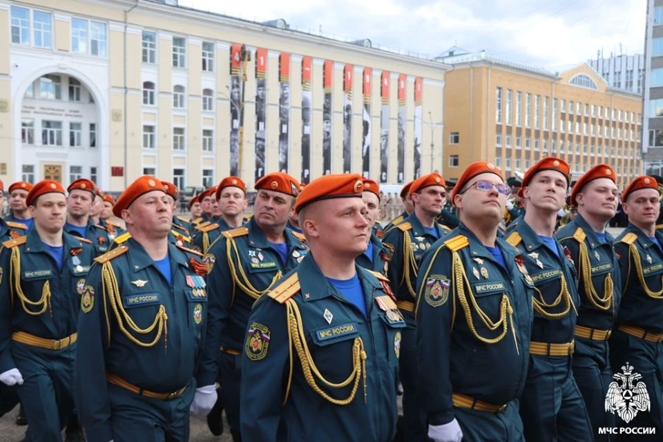 Мы готовы! На главной площади Республики Коми состоялась генеральная репетиция Парада Победы Мы готовы! На главной площади Республики Коми состоялась генеральная репетиция Парада Победы