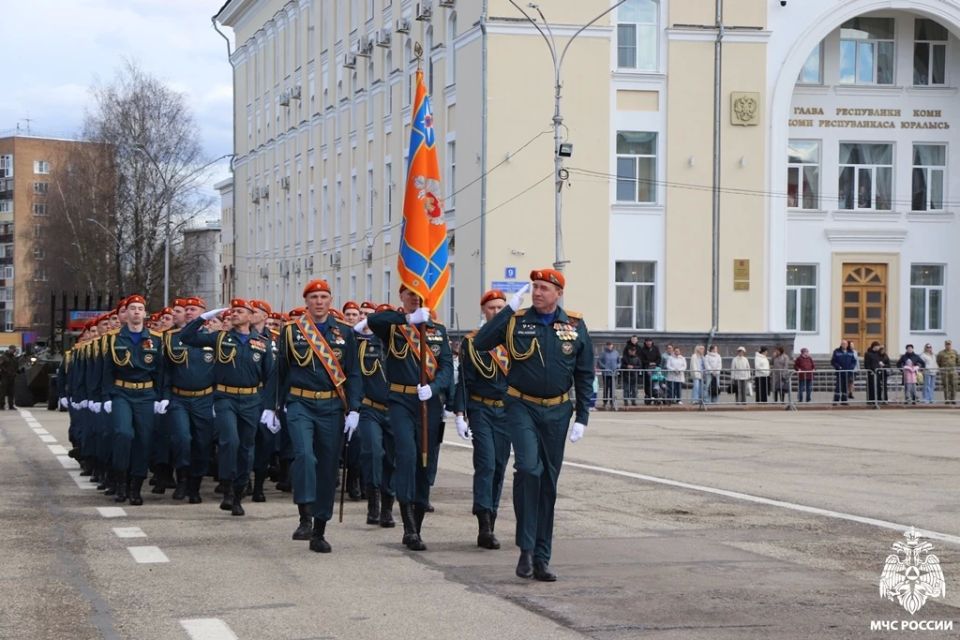 Мы готовы! На главной площади Республики Коми состоялась генеральная репетиция Парада Победы Мы готовы! На главной площади Республики Коми состоялась генеральная репетиция Парада Победы