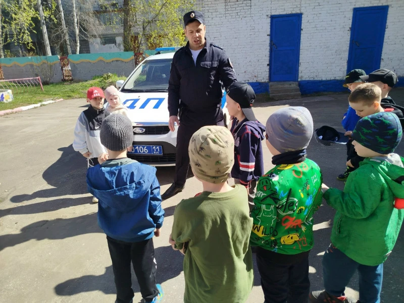Госавтоинспекция г. Сыктывкара проводит профилактическое мероприятие «Внимание, дети!» Госавтоинспекция г. Сыктывкара проводит профилактическое мероприятие «Внимание, дети!»