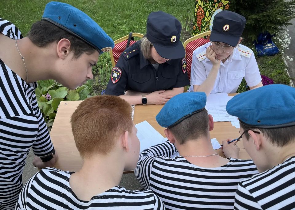 Полицейские Коми приняли участие в XXI Республиканском военно-патриотическом слете «Служу Отечеству» Полицейские Коми приняли участие в XXI Республиканском военно-патриотическом слете «Служу Отечеству»