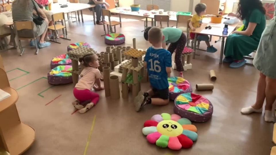 На минувших выходных на базе 22 детских садов Сыктывкара прошел Клуб выходного дня «Дарим радость мастерства» для детей от 1 года до 4 лет и их родителей