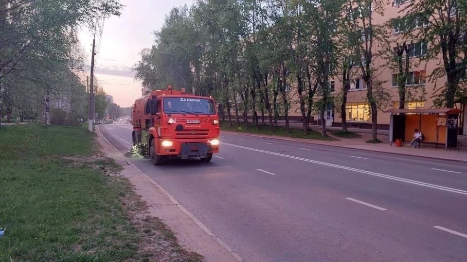 Друзья, этой ночью Сыктывкар накрыла настоящая гроза Друзья, этой ночью Сыктывкар накрыла настоящая гроза