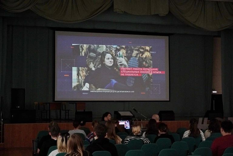 В Республике Коми подвели итоги первого этапа общероссийской акции «Сообщи, где торгуют смертью» В Республике Коми подвели итоги первого этапа общероссийской акции «Сообщи, где торгуют смертью»