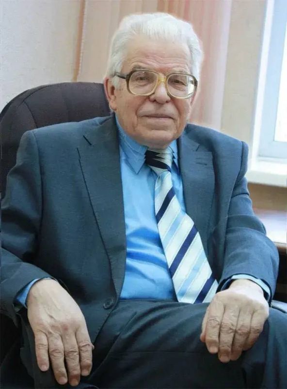 Максим Мартышин: Друзья, продолжу рассказывать о наших Почётных гражданах Максим Мартышин: Друзья, продолжу рассказывать о наших Почётных гражданах