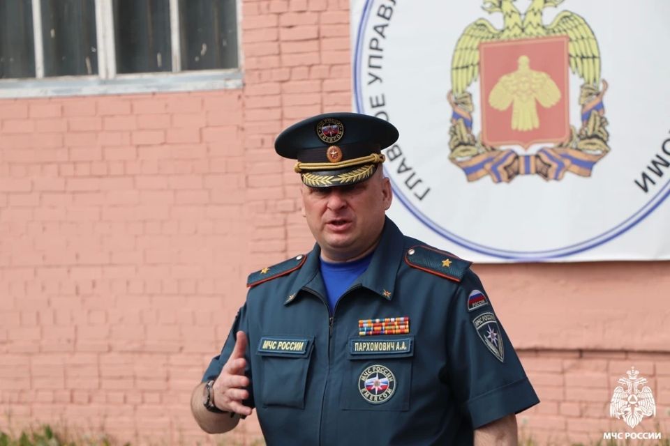 Состязания "с огоньком". В Сыктывкаре состоялся смотр-конкурс профессионального мастерства на звание «Лучшее звено газодымозащитной службы Республики Коми» Состязания "с огоньком". В Сыктывкаре состоялся смотр-конкурс профессионального мастерства на звание «Лучшее звено газодымозащитной службы Республики Коми»