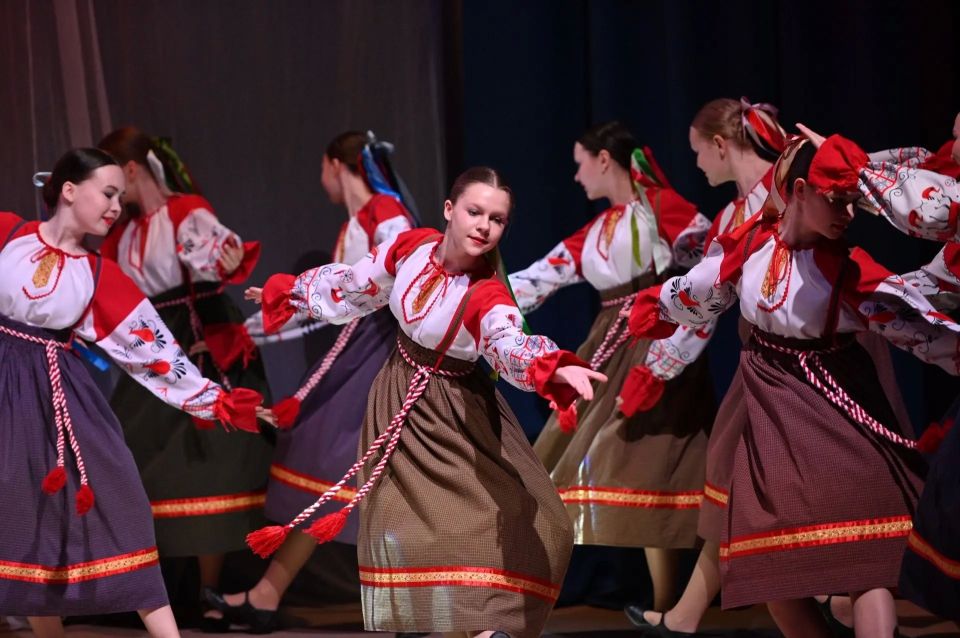 В концертном зале «Сыктывкар» состоялся гала-концерт муниципального конкурса-фестиваля детского и юношеского творчества «Созвездие талантов», посвящённый Году единства народов России и Году села в Республике Коми В концертном зале «Сыктывкар» состоялся гала-концерт муниципального конкурса-фестиваля детского и юношеского творчества «Созвездие талантов», посвящённый Году единства народов России и Году села в Республике Коми