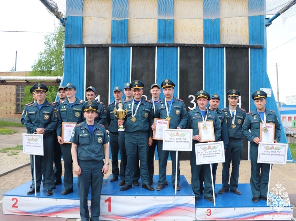 Состязания "с огоньком". В Сыктывкаре состоялся смотр-конкурс профессионального мастерства на звание «Лучшее звено газодымозащитной службы Республики Коми» Состязания "с огоньком". В Сыктывкаре состоялся смотр-конкурс профессионального мастерства на звание «Лучшее звено газодымозащитной службы Республики Коми»