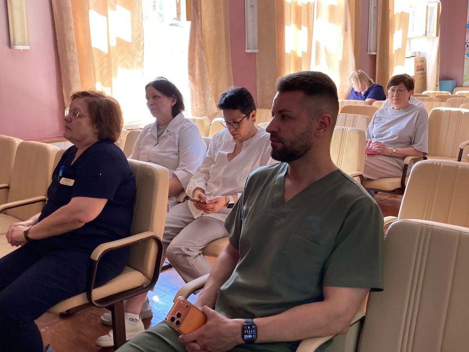 Полицейские Сыктывкара провели обучающую беседу о мошенничестве для медицинских работников Полицейские Сыктывкара провели обучающую беседу о мошенничестве для медицинских работников