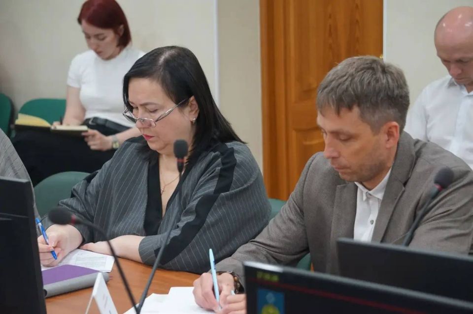 Максим Мартышин: Сегодня на общегородской планерке заслушали краткие доклады коммунальщиков и ресурсников Максим Мартышин: Сегодня на общегородской планерке заслушали краткие доклады коммунальщиков и ресурсников