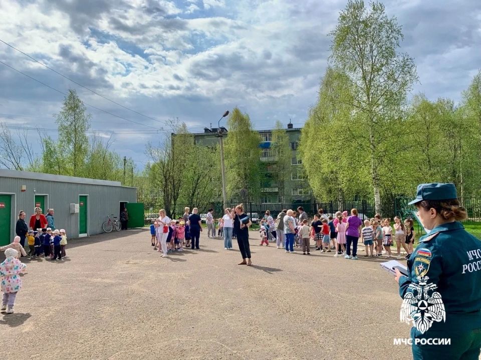 Безопасность детей - главный приоритет Безопасность детей - главный приоритет
