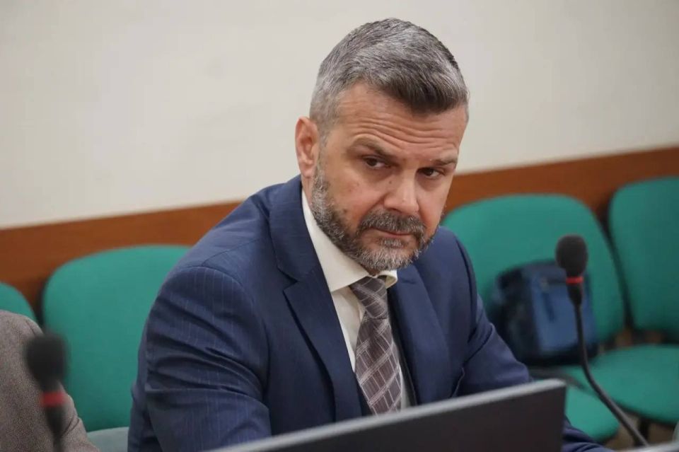 Максим Мартышин: Сегодня на общегородской планерке заслушали краткие доклады коммунальщиков и ресурсников Максим Мартышин: Сегодня на общегородской планерке заслушали краткие доклады коммунальщиков и ресурсников