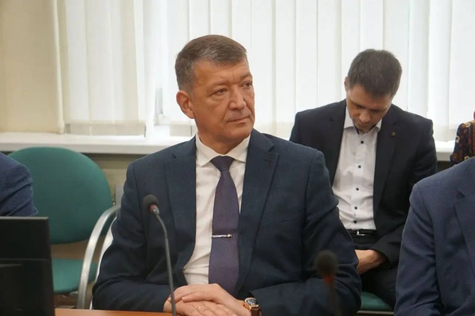 Максим Мартышин: Сегодня на общегородской планерке заслушали краткие доклады коммунальщиков и ресурсников Максим Мартышин: Сегодня на общегородской планерке заслушали краткие доклады коммунальщиков и ресурсников