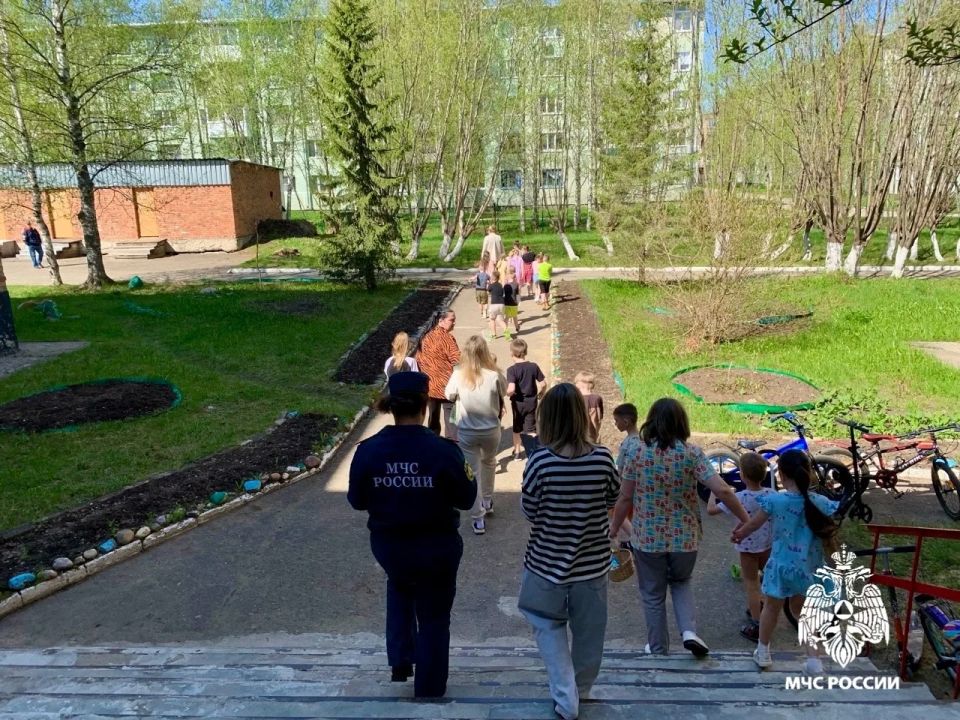Безопасность детей - главный приоритет Безопасность детей - главный приоритет