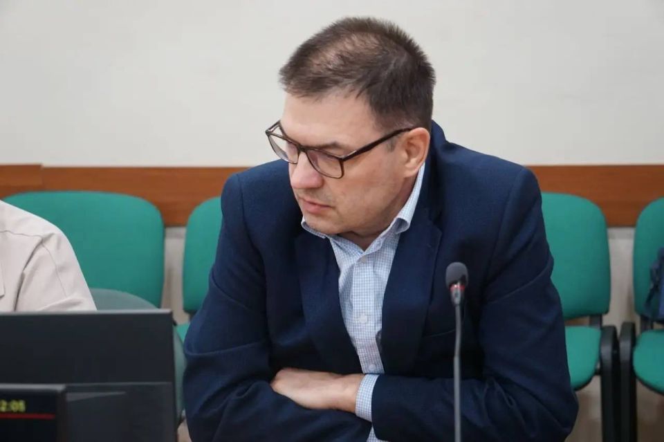 Максим Мартышин: Сегодня на общегородской планерке заслушали краткие доклады коммунальщиков и ресурсников Максим Мартышин: Сегодня на общегородской планерке заслушали краткие доклады коммунальщиков и ресурсников