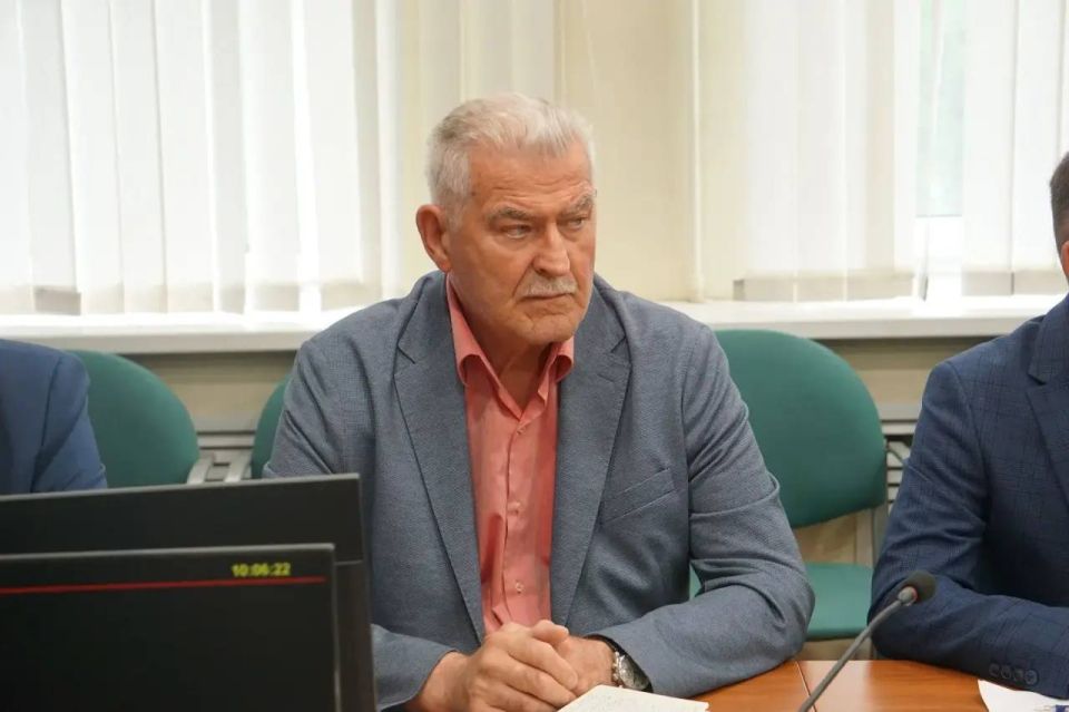 Максим Мартышин: Сегодня на общегородской планерке заслушали краткие доклады коммунальщиков и ресурсников Максим Мартышин: Сегодня на общегородской планерке заслушали краткие доклады коммунальщиков и ресурсников