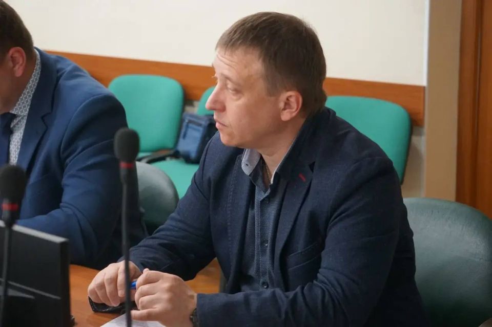 Максим Мартышин: Сегодня на общегородской планерке заслушали краткие доклады коммунальщиков и ресурсников Максим Мартышин: Сегодня на общегородской планерке заслушали краткие доклады коммунальщиков и ресурсников