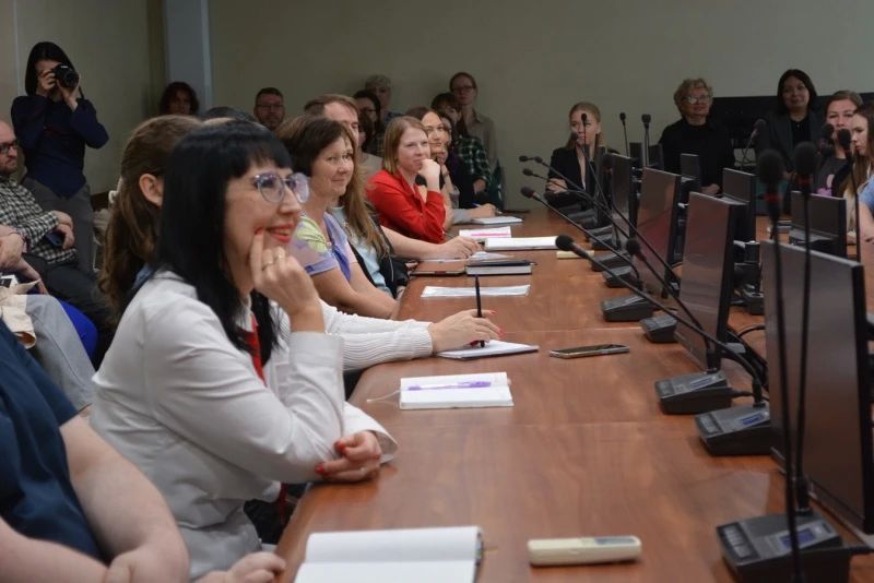 В Сыктывкаре полицейские и общественники организовали семинар по профилактике мошенничества для сотрудников администрации города В Сыктывкаре полицейские и общественники организовали семинар по профилактике мошенничества для сотрудников администрации города