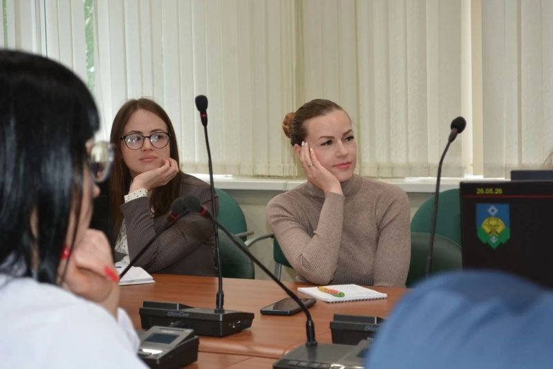В Сыктывкаре полицейские и общественники организовали семинар по профилактике мошенничества для сотрудников администрации города В Сыктывкаре полицейские и общественники организовали семинар по профилактике мошенничества для сотрудников администрации города